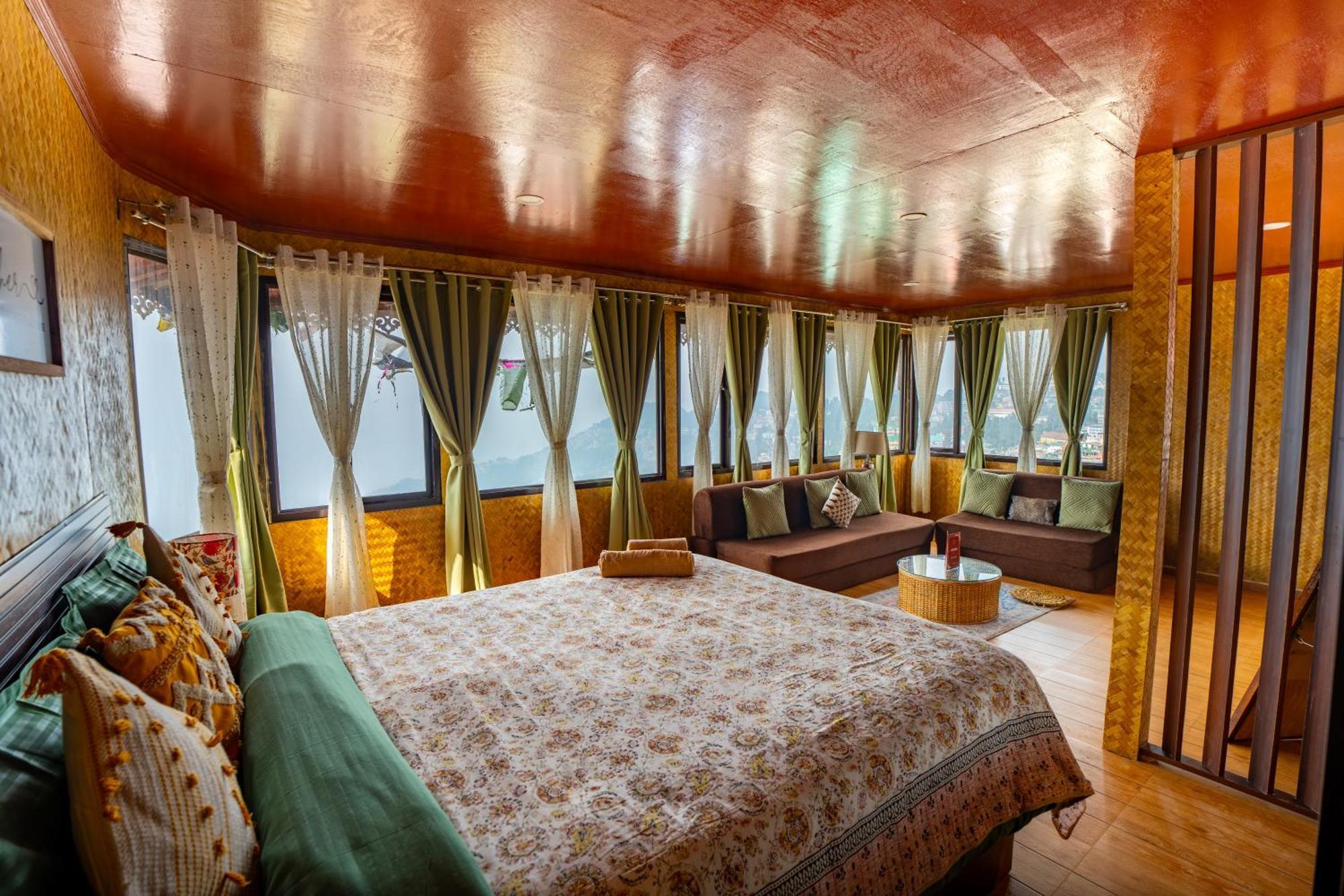 Monratino Himadrie -2 Mins Walk From Mall Road - All Rooms Have Kanchenjunga Mountain View 다르질링 외부 사진