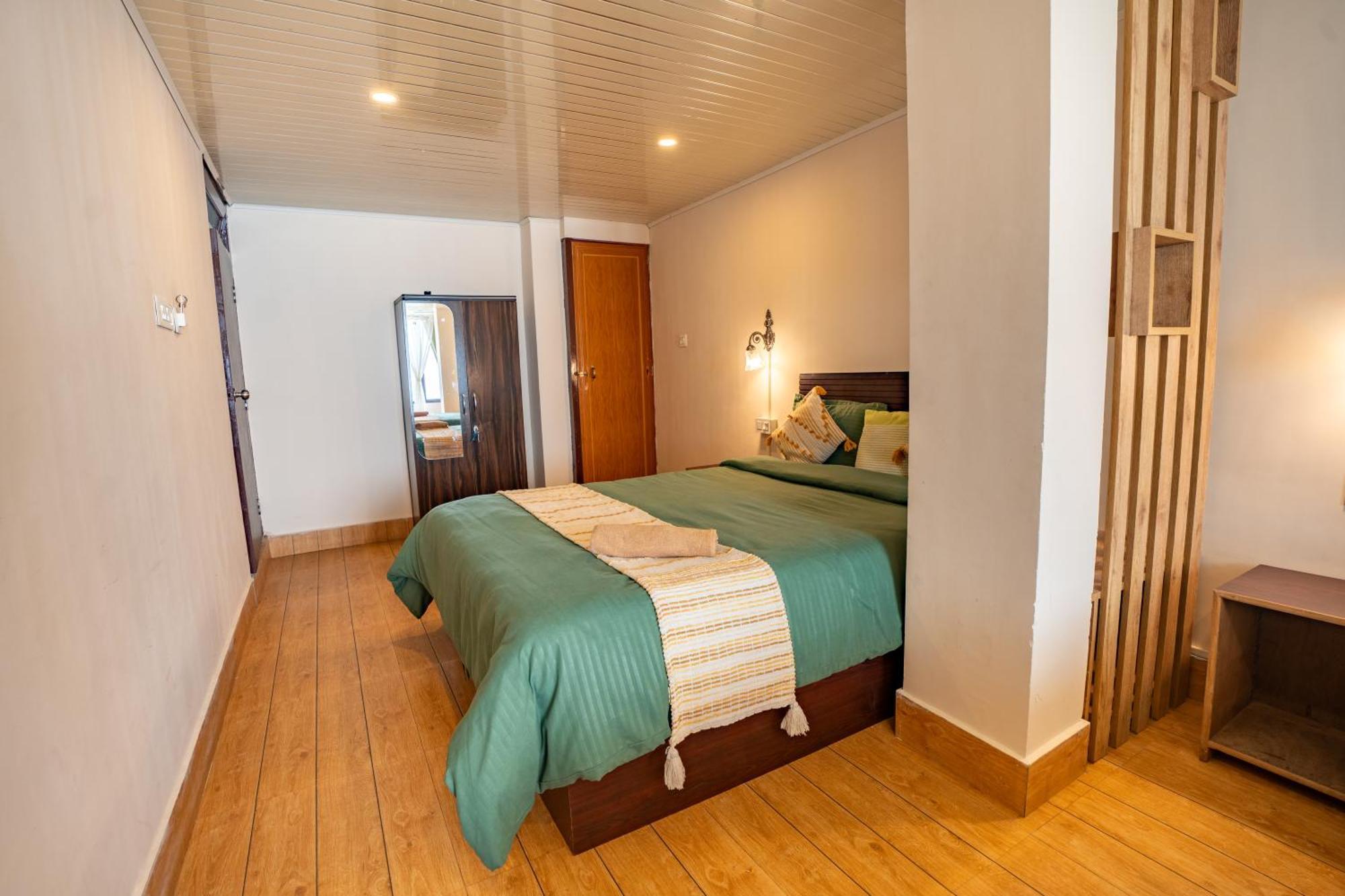 Monratino Himadrie -2 Mins Walk From Mall Road - All Rooms Have Kanchenjunga Mountain View 다르질링 외부 사진