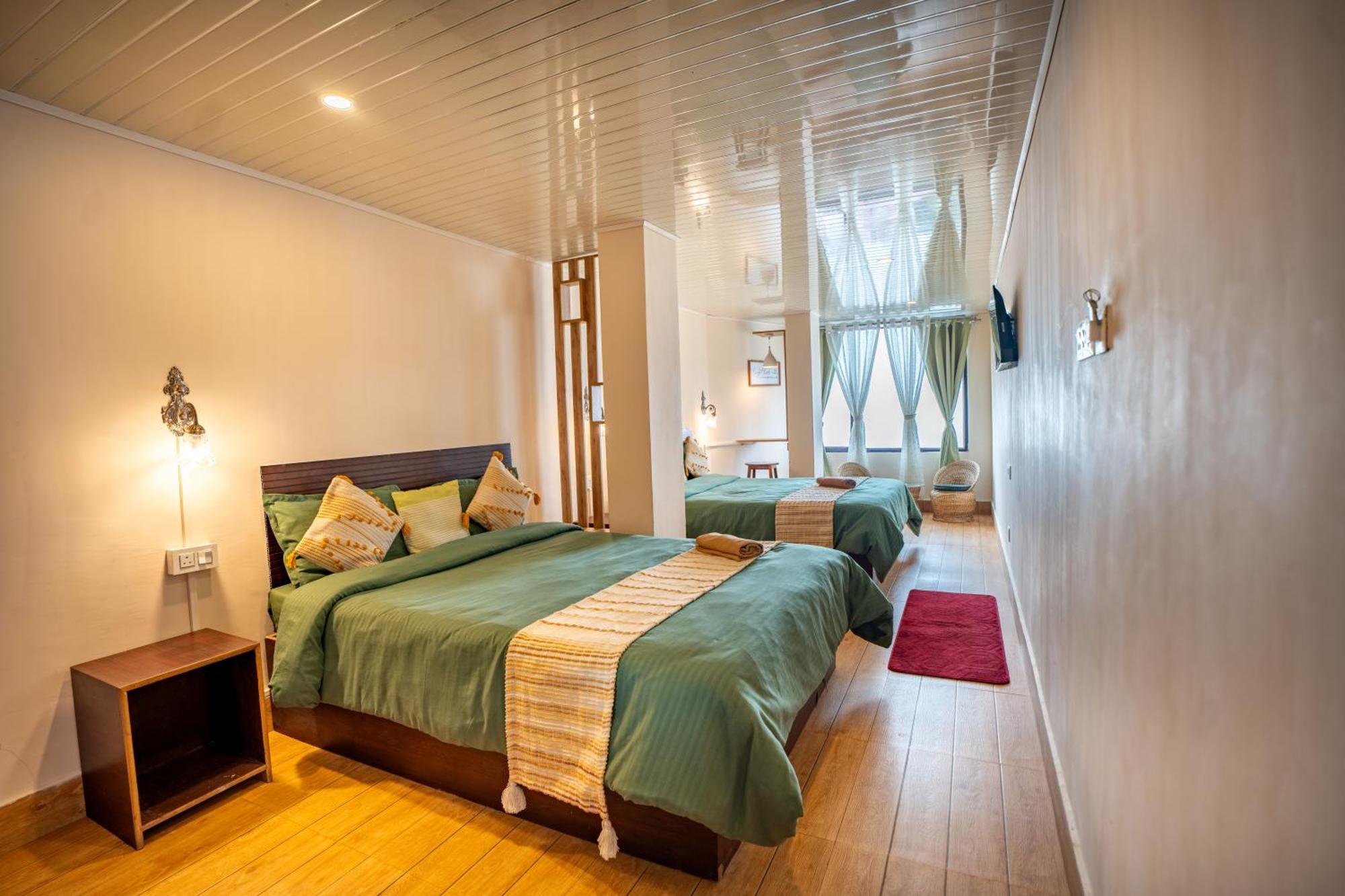 Monratino Himadrie -2 Mins Walk From Mall Road - All Rooms Have Kanchenjunga Mountain View 다르질링 외부 사진