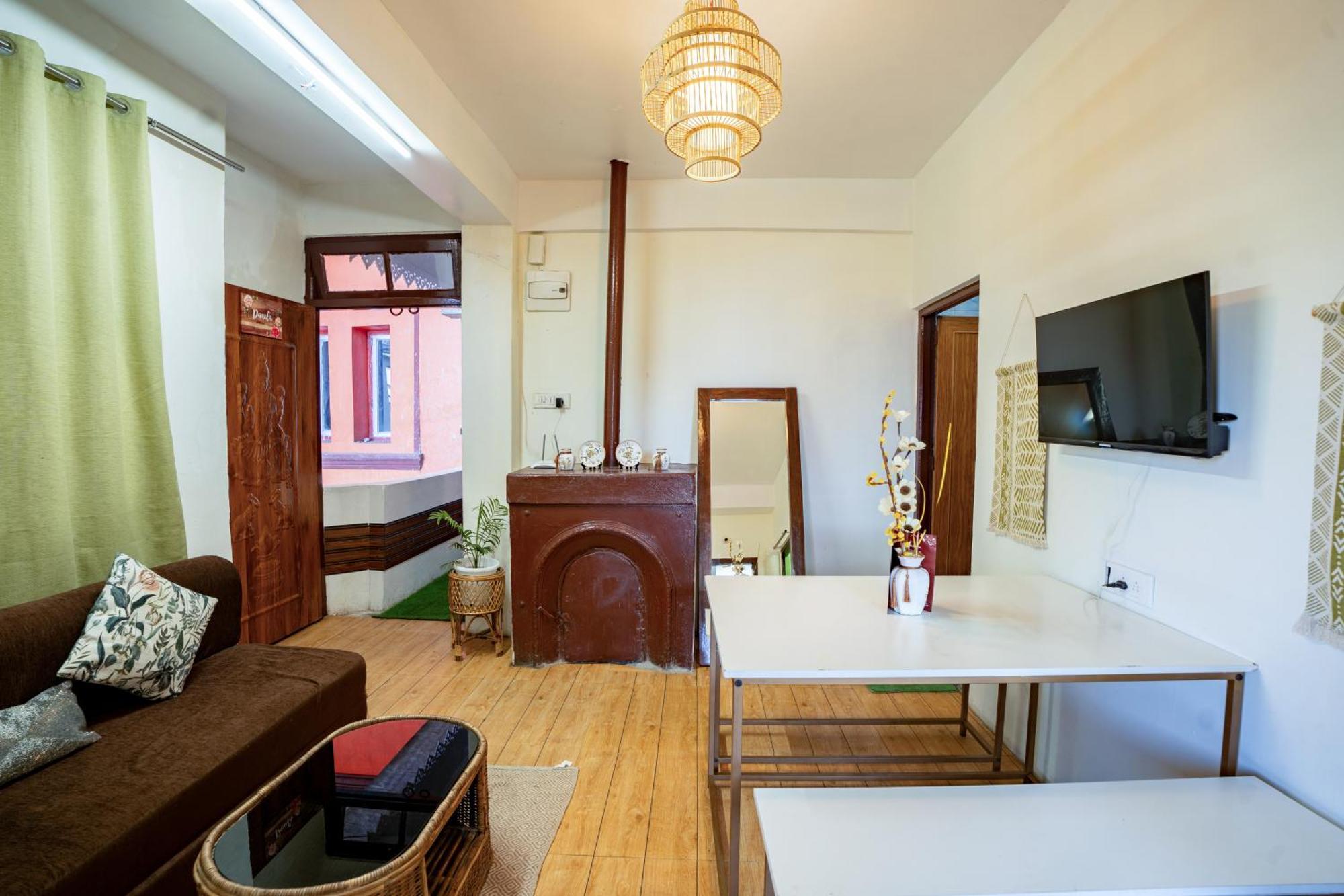 Monratino Himadrie -2 Mins Walk From Mall Road - All Rooms Have Kanchenjunga Mountain View 다르질링 외부 사진