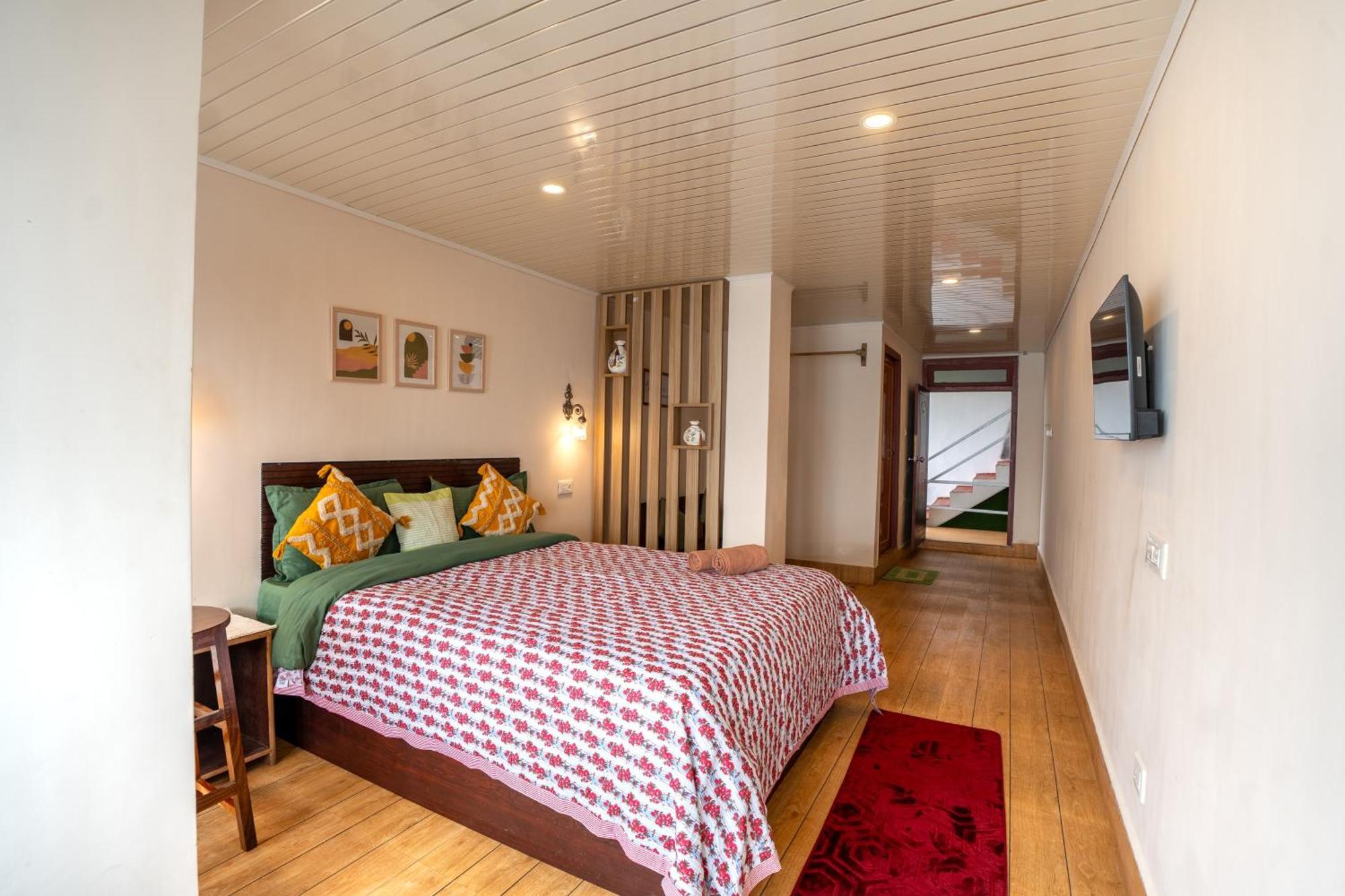 Monratino Himadrie -2 Mins Walk From Mall Road - All Rooms Have Kanchenjunga Mountain View 다르질링 외부 사진