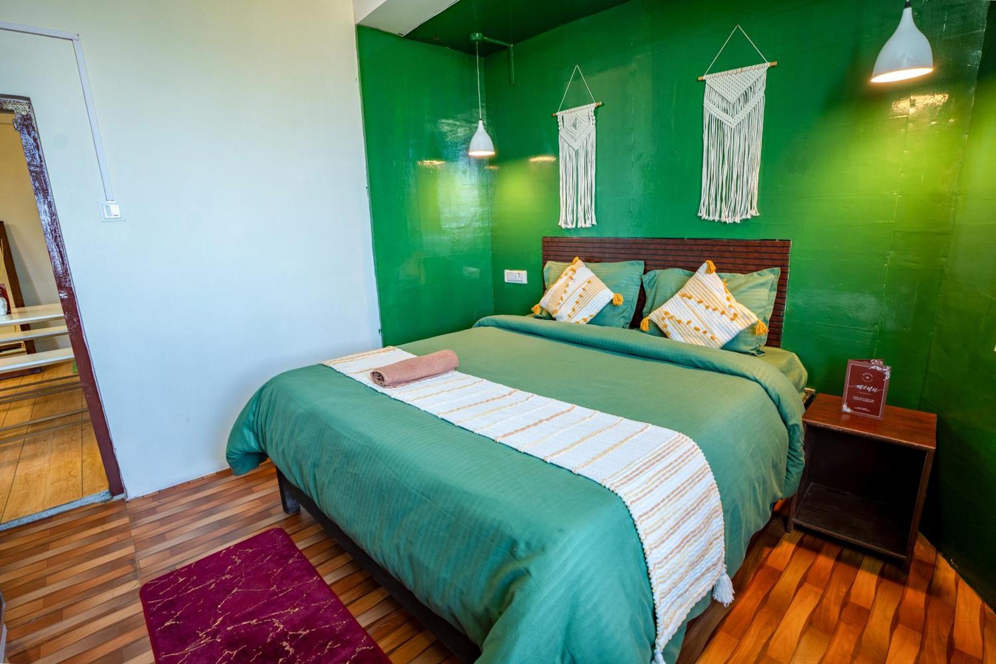 Monratino Himadrie -2 Mins Walk From Mall Road - All Rooms Have Kanchenjunga Mountain View 다르질링 외부 사진
